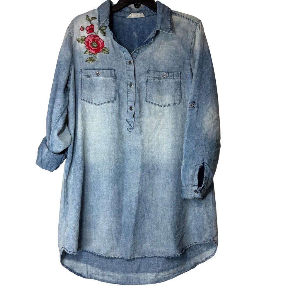 En Creme Light Blue Denim Tunic with Embroidered Pink Floral Accent